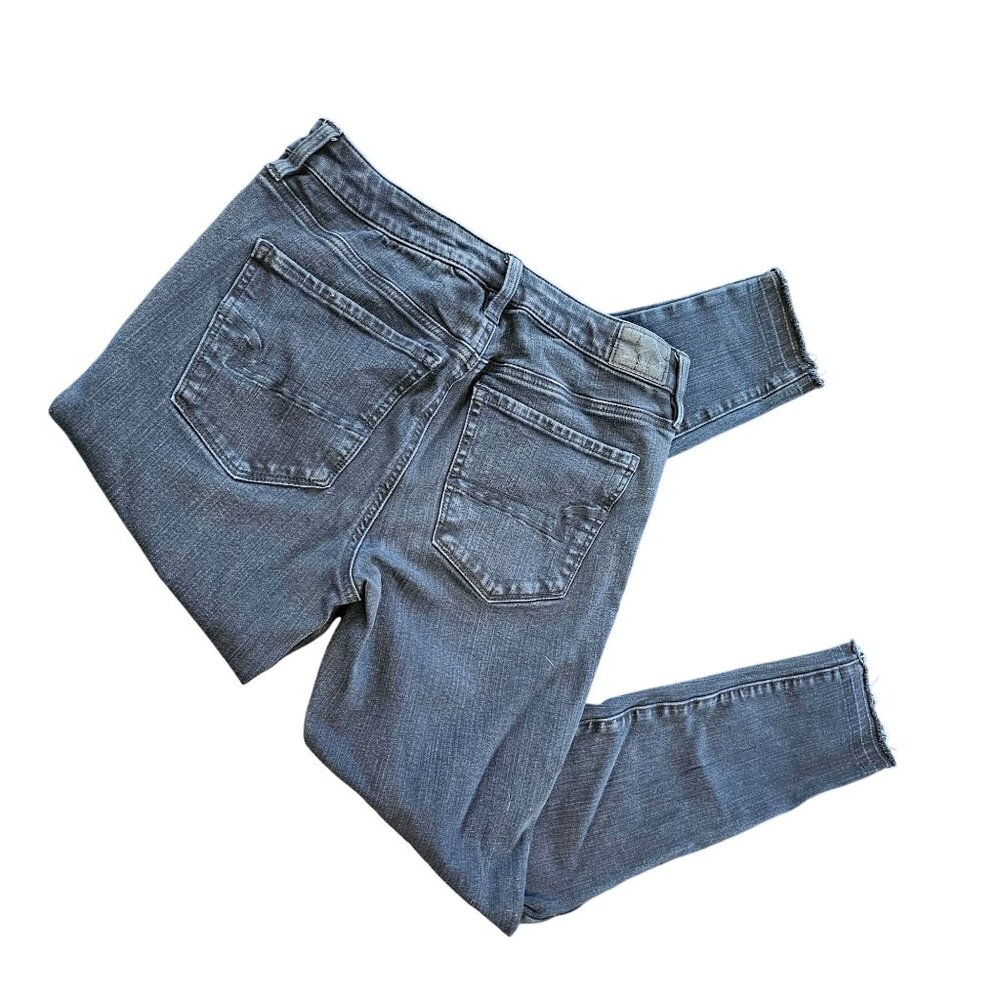 American Eagle Women's Black Super Hi Rise Jeans Jegging fray ankle size 6